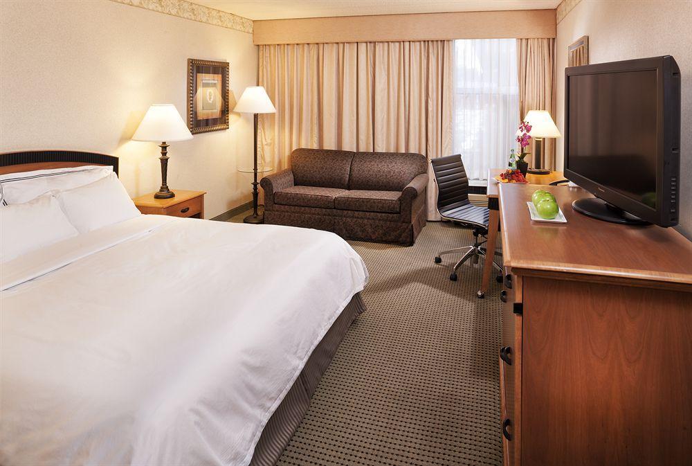 Doubletree By Hilton Roseville Minneapolis Room photo